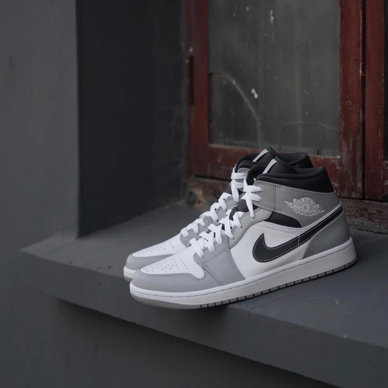 Jordan 1 mid light smoke grey-554724-078